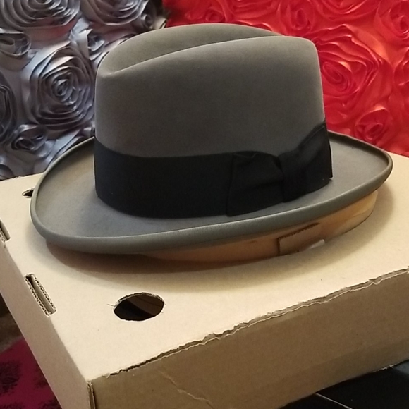 DOBBS GOLDEN COACH FELT HAT - Picture 1 of 9